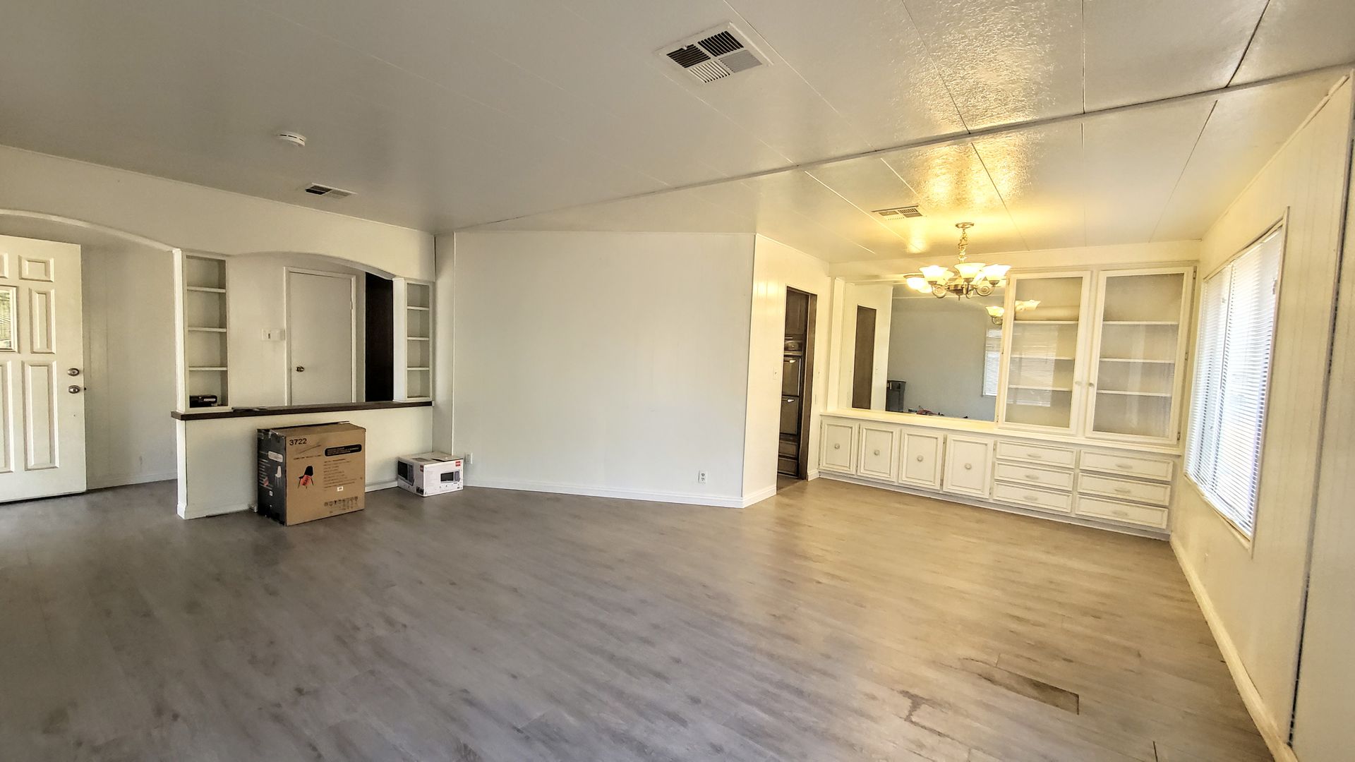 Riverside House: 15825 Wood Rd