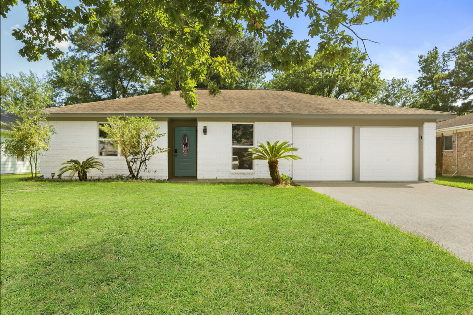 Houston House: 9930 Valley Lake Dr