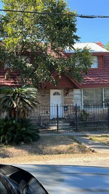 3 Bedroom Apartment – 3012 Live Oak St - Unit A, Houston, TX 77004