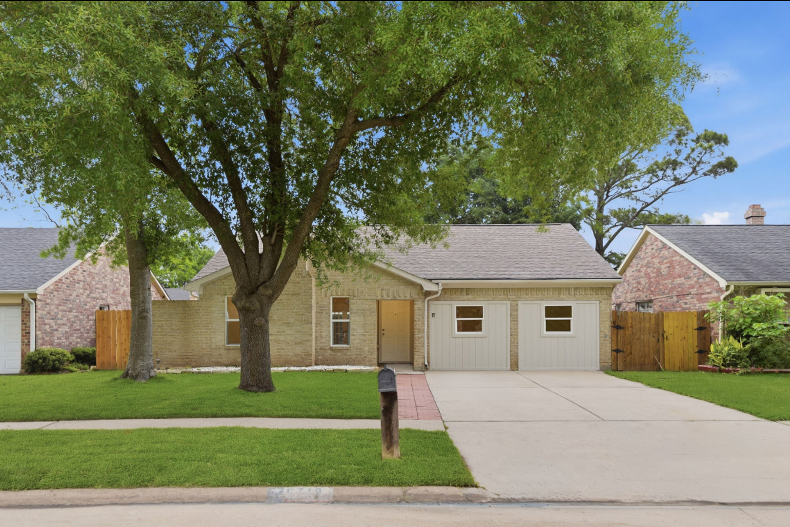 Houston House: 6718 Deer Ridge Ln