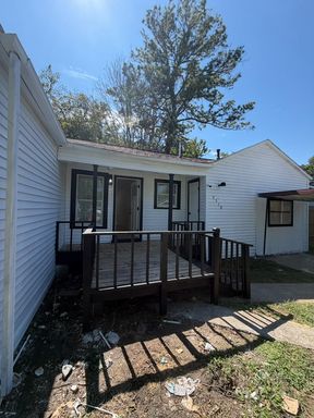 3 Bedroom Multi-Family Home – 7510 Touchstone St, Houston, TX 77028