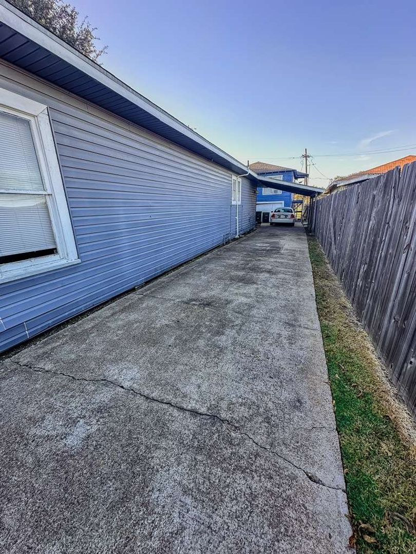 Port Arthur Apartment: 1409 10th St