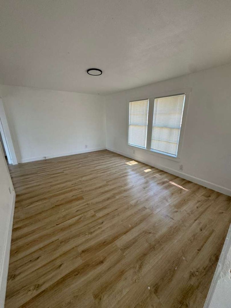 Port Arthur Apartment: 3349 14th St