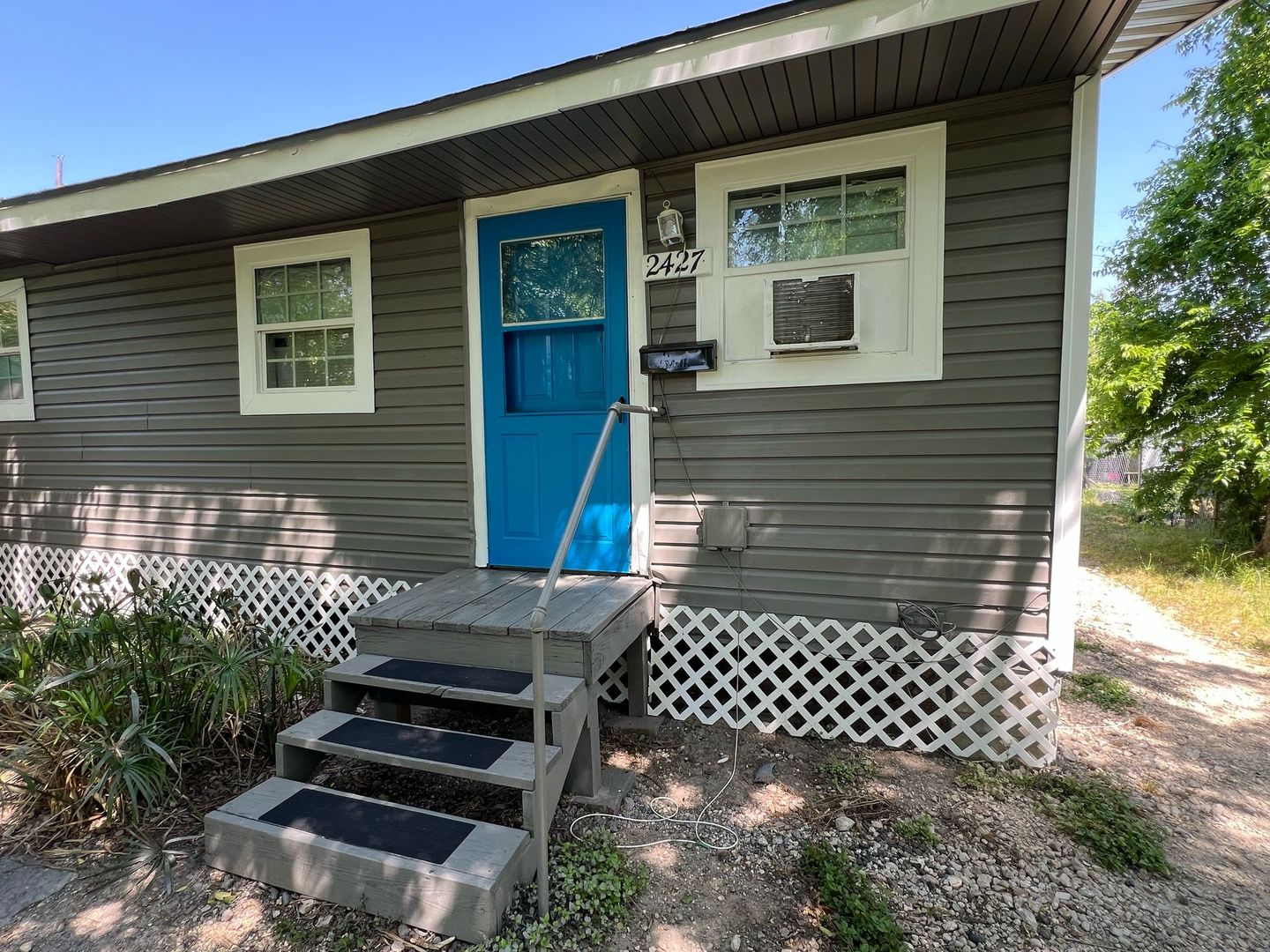 Beaumont Apartment: 2401 Franklin St.