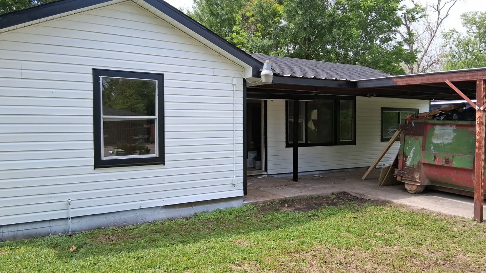 Houston House: 7930 Carolwood Dr