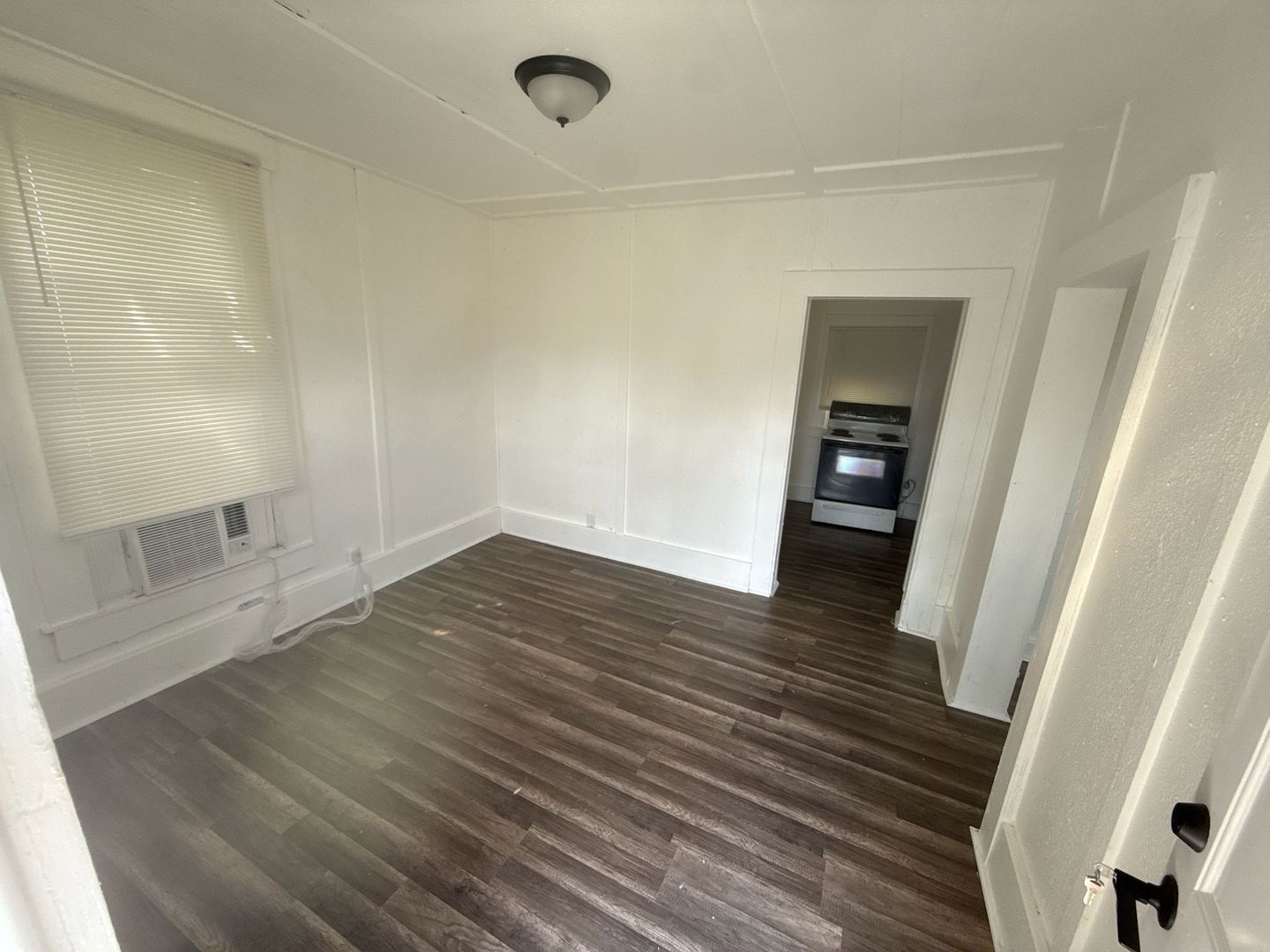 Beaumont Apartment: 690 Avenue E