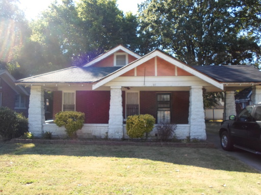 811 E. Parkway S. – photo 1
