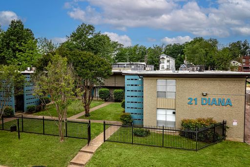 Cozy 2 bed/1 bath apartments right off of Overton Square!! – photo 1