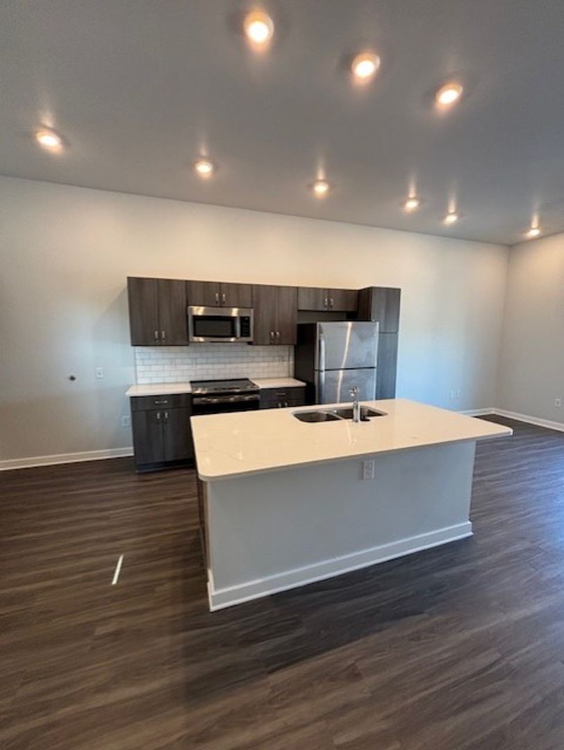 Memphis Apartment: 728 E. Brookhaven Circle