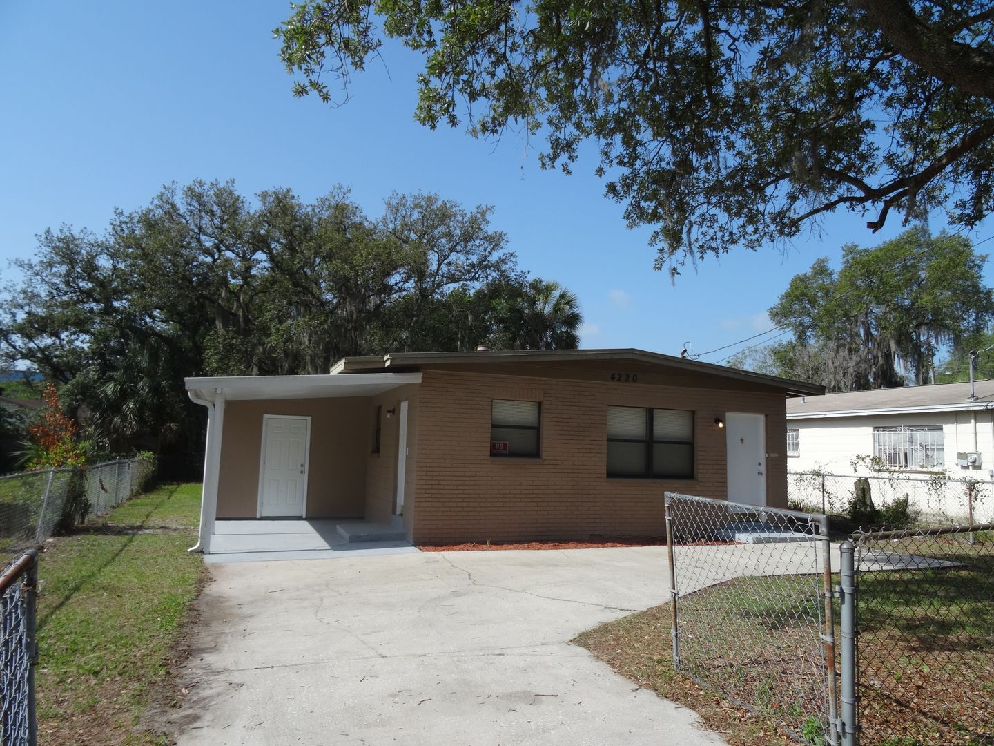 Tampa House: 4220 W Laurel St
