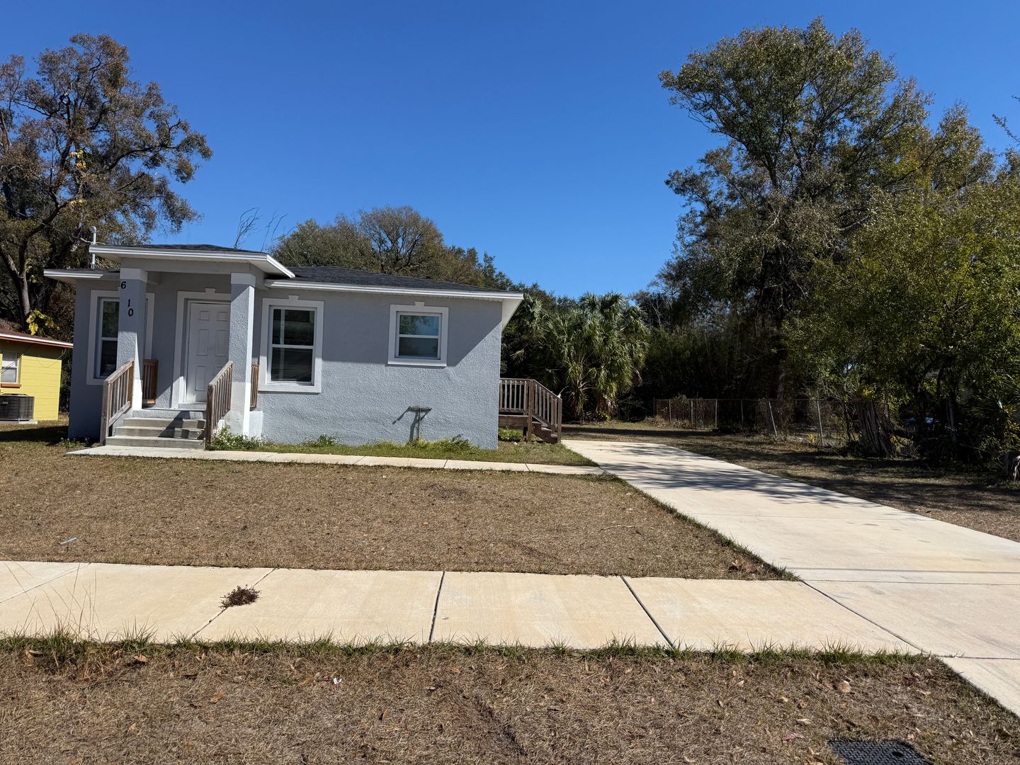 Tampa House: 6010 S 82nd St