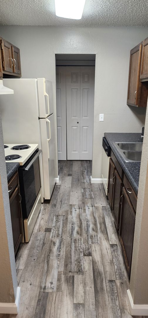 Wichita Apartment: 920 S. Rock Road