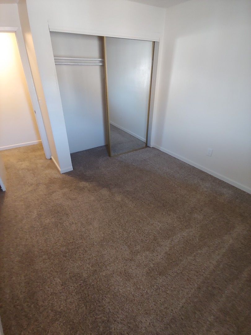 Wichita Apartment: 1940 S. Woodlawn