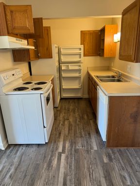 1 Bed 1 Bath Rental at 1940 S. Woodlawn, 413, Wichita, KS – photo 1