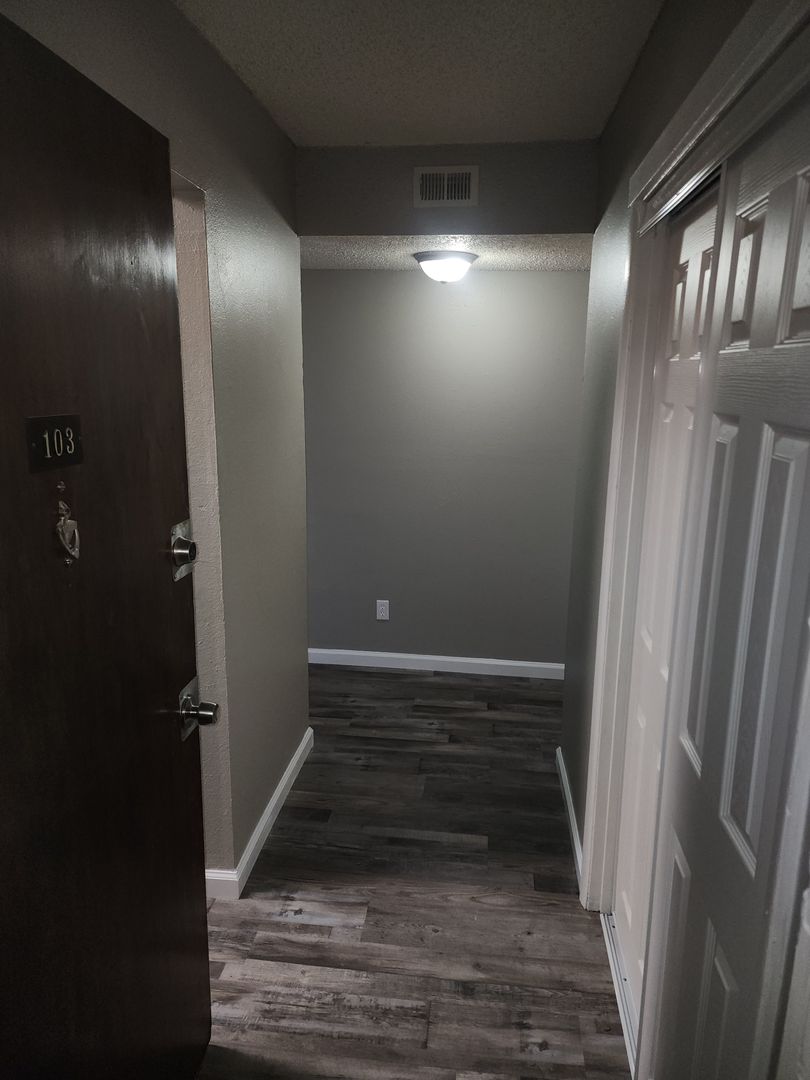 Wichita Apartment: 920 S. Rock Road