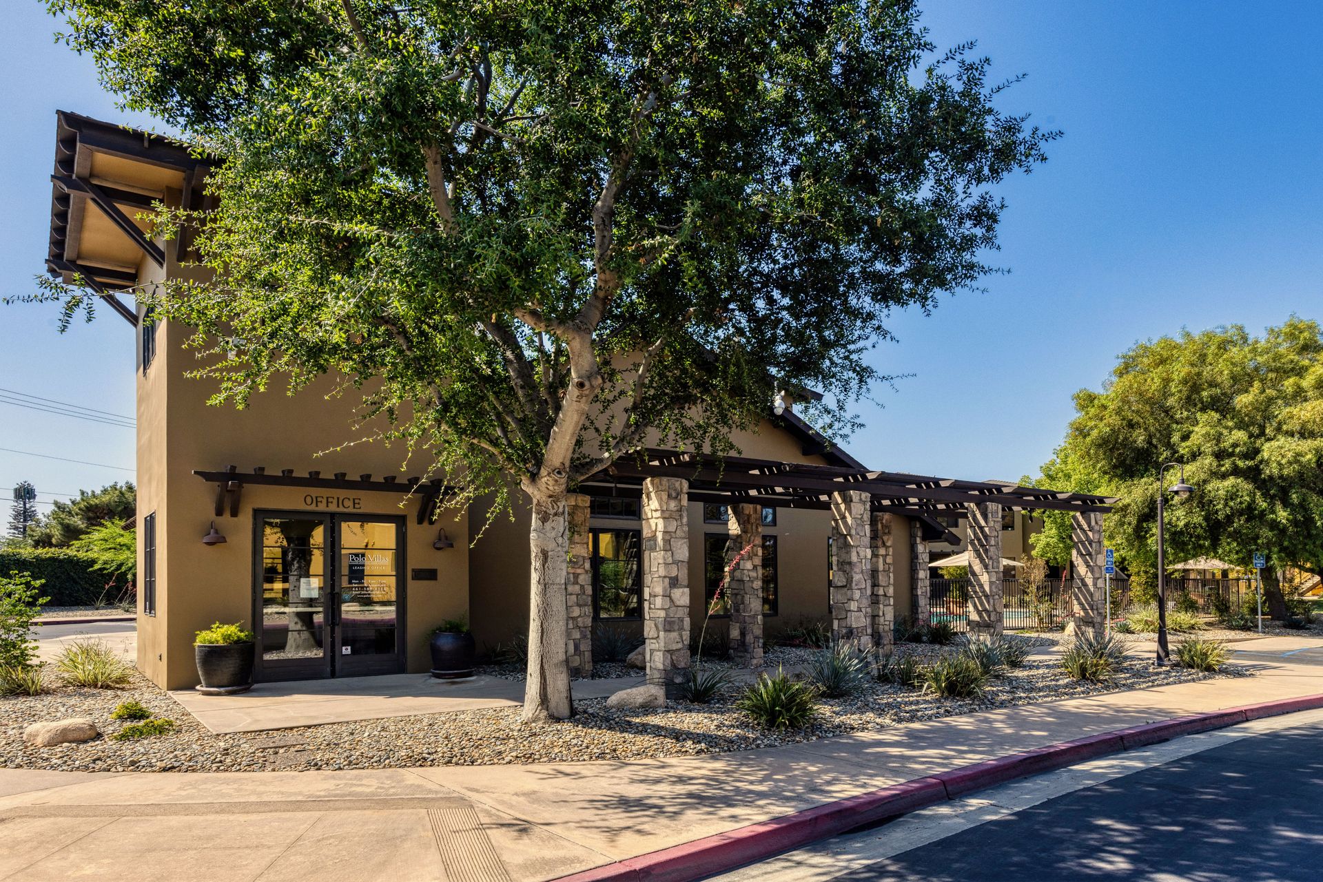 Bakersfield Apartment: 4201 Jewetta Avenue