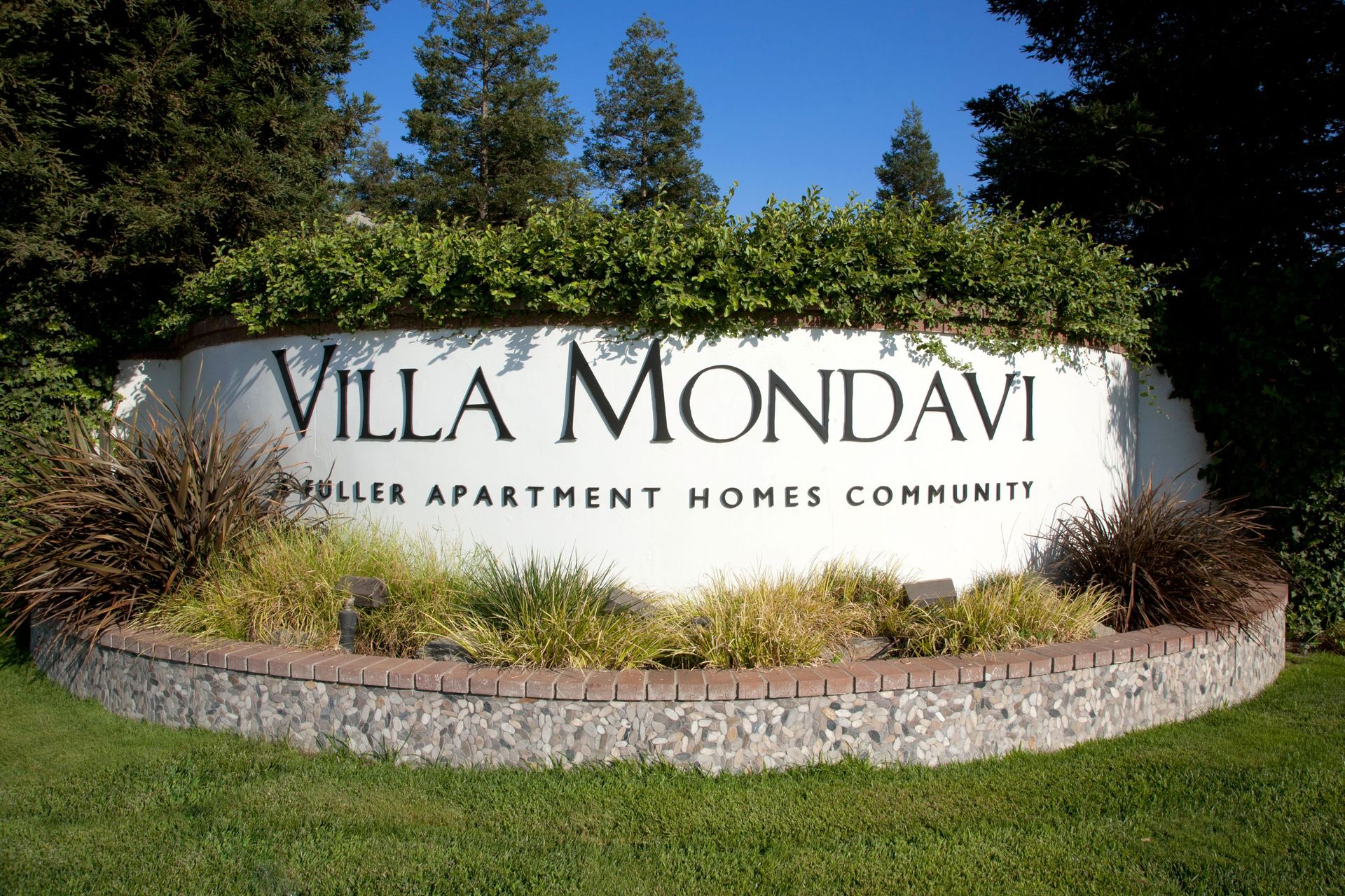 Bakersfield Apartment: 1100 Mondavi Way