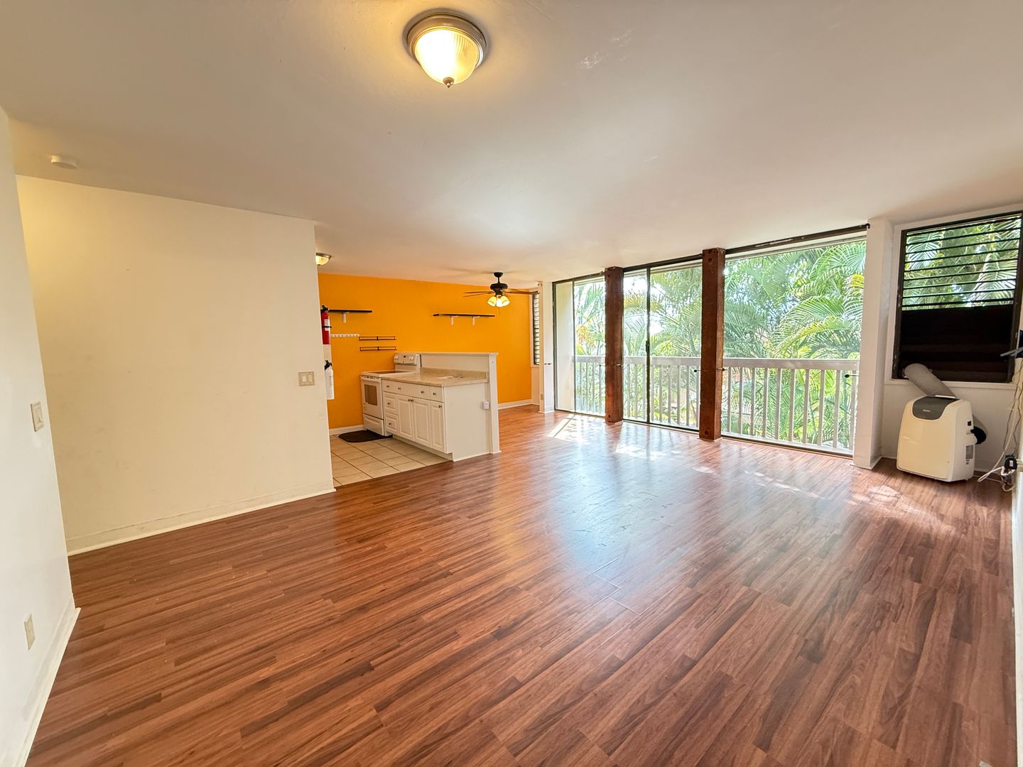 Waianae Condo: 84-687 Ala Mahiku St #125B