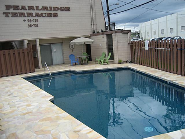 Aiea House: 98-729 Moanalua Loop 210