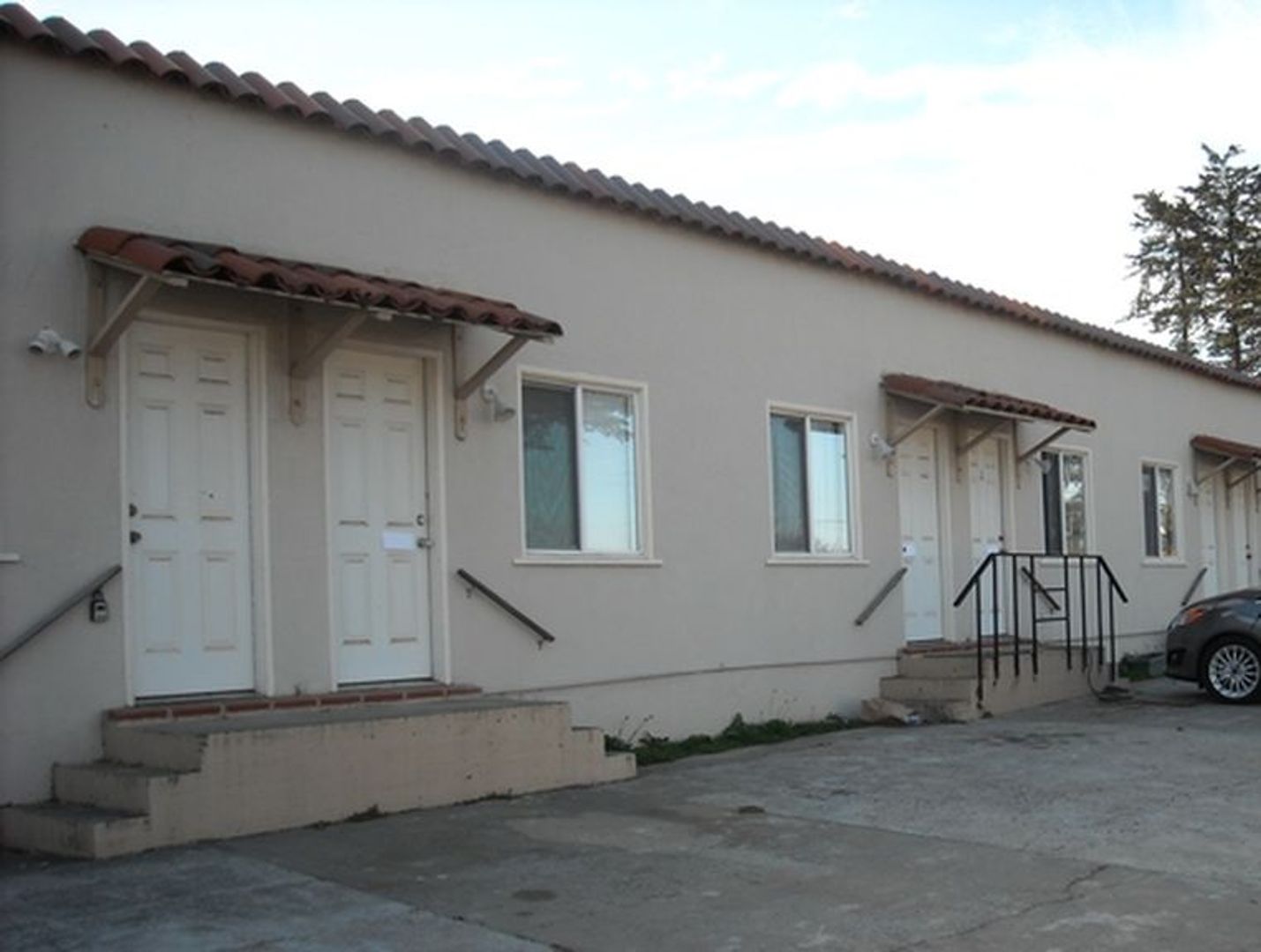 Marina Apartment: 3298 Del Monte Ave 1-12