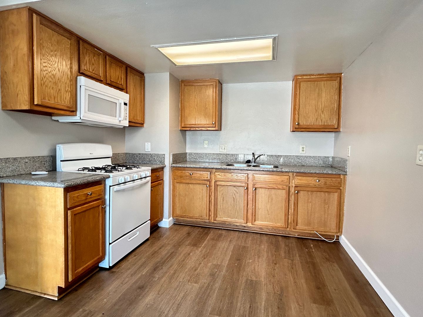 Santa Ana Apartment: 1905 N Bush St