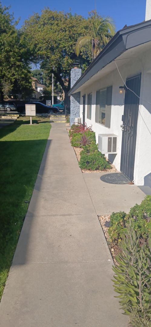 Upland Apartment: 978 Springfield St