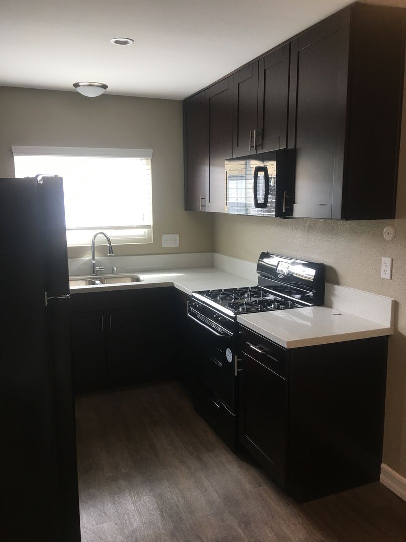 San Diego Apartment: 3877 46th Street