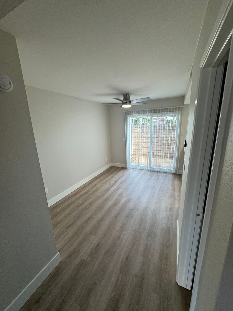 La Habra Apartment: 1400 Estate Dr
