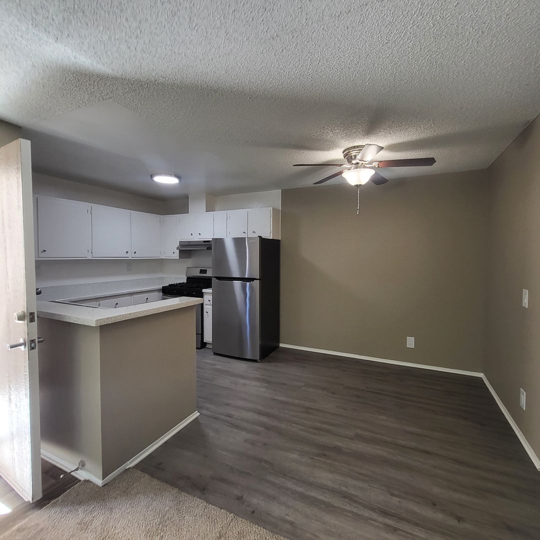 Chula Vista Apartment: 652 Moss St