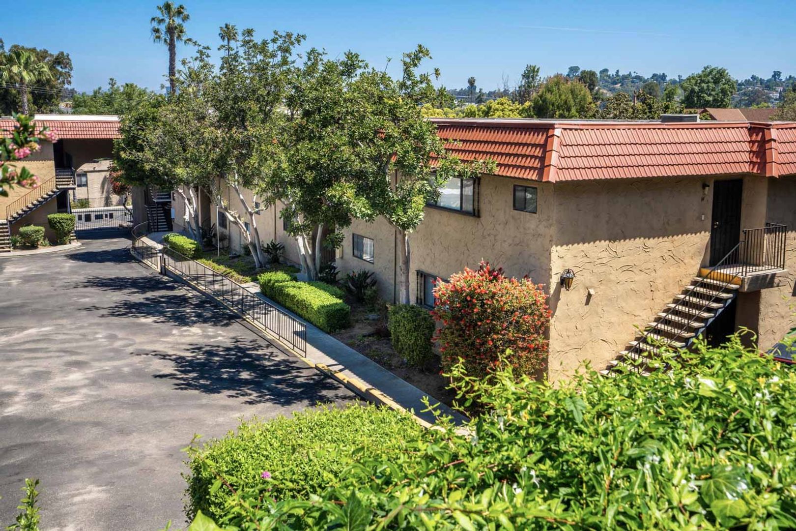 La Mesa Apartment: 8691 Lemon Ave.