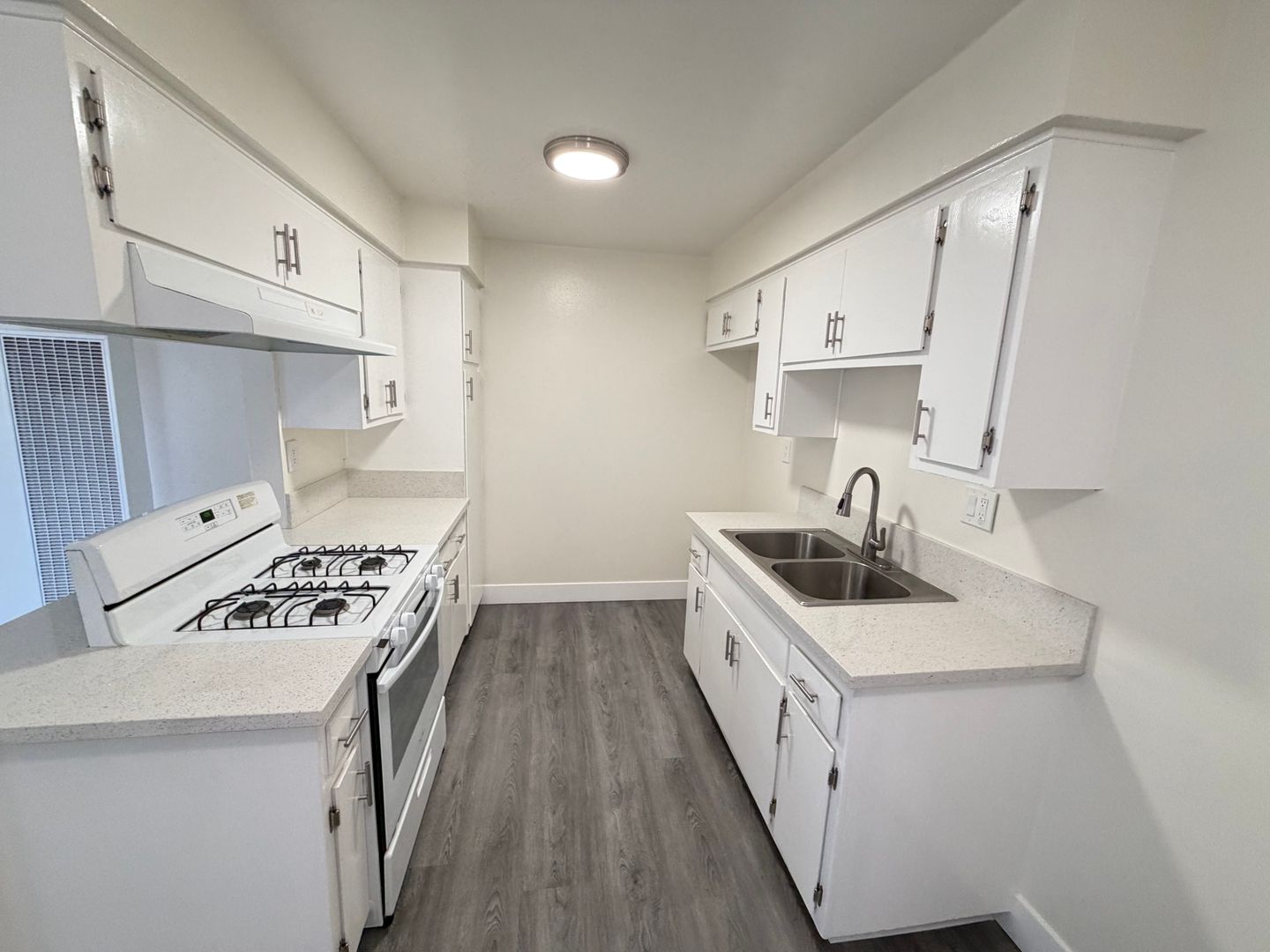 Downey Apartment: 9351 Washburn Rd