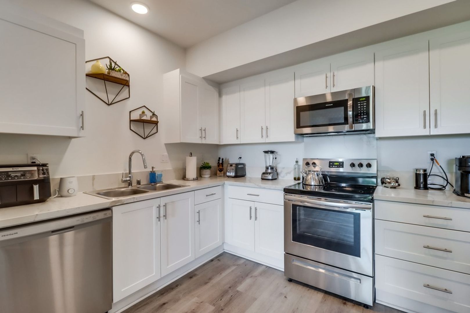 National City Apartment: 2602-2614 Ridgeway Drive