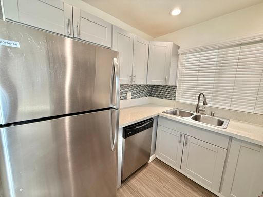 Listing photo thumbnail