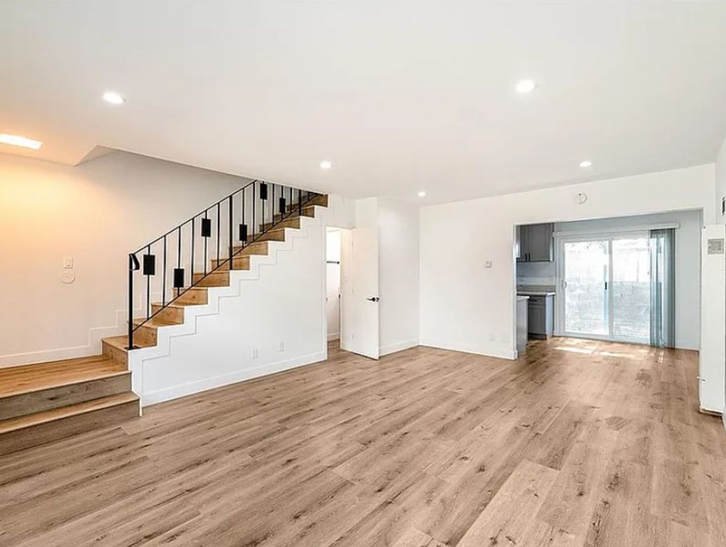 Gardena Apartment: 14640 Halldale Ave