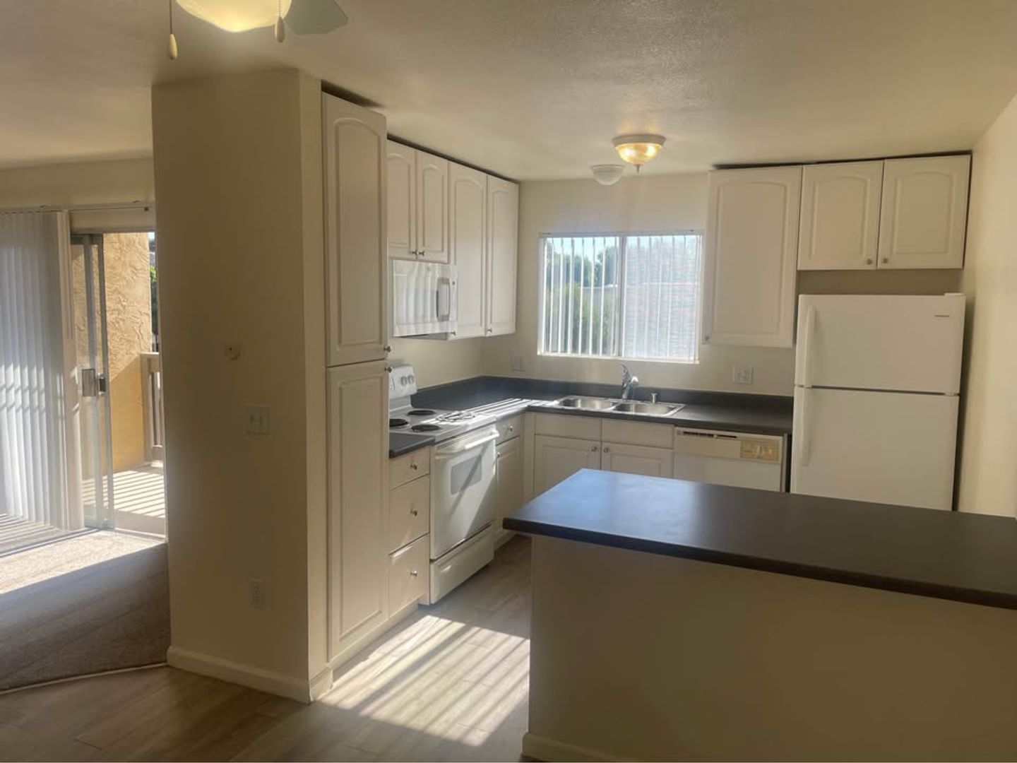 Vista Apartment: 1350 Calle Jules