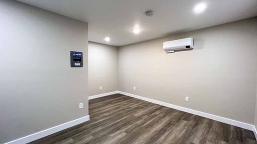 Listing photo thumbnail