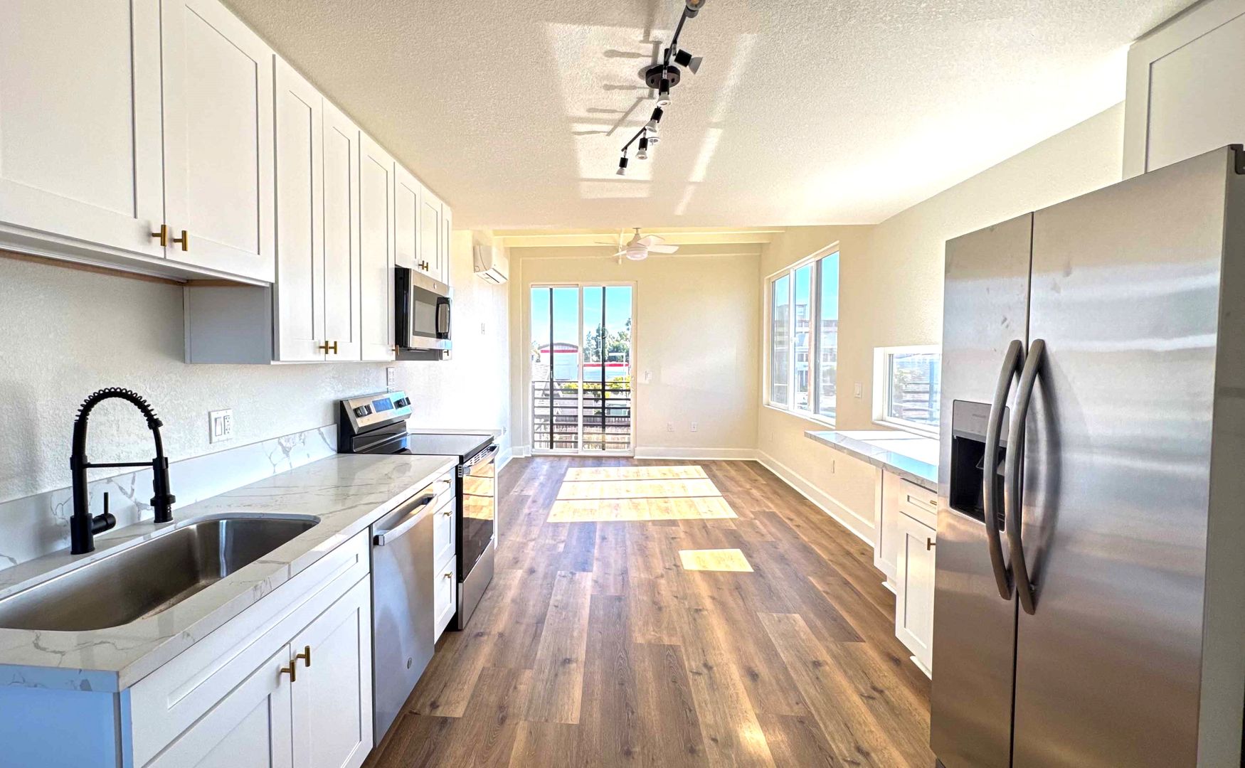 San Diego Apartment: 3046 Nimitz Blvd