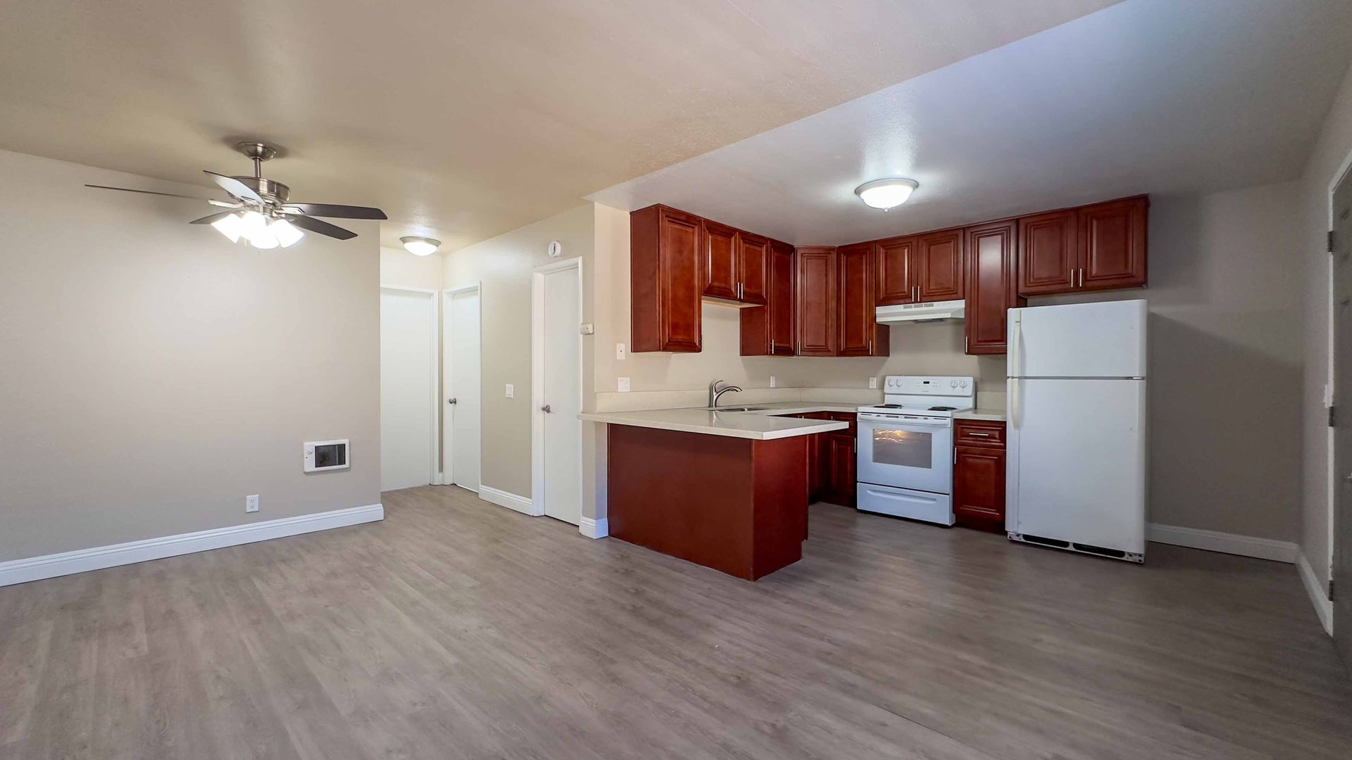San Diego Apartment: 4960-4970 Auburn Drive