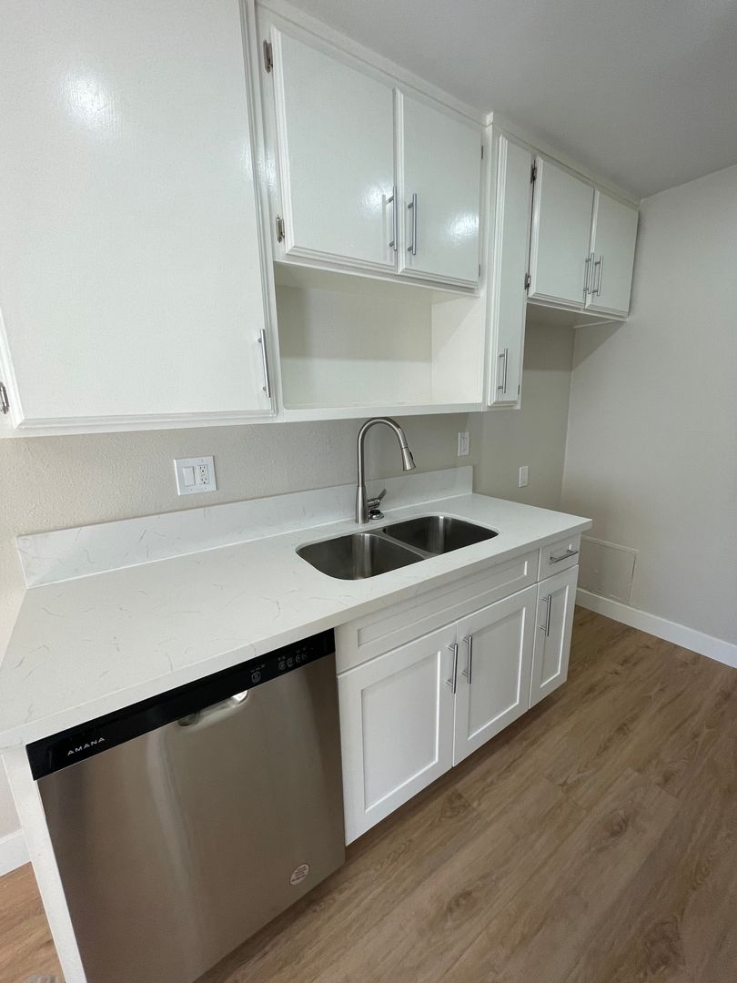 Buena Park Apartment: 7531 Knott Ave