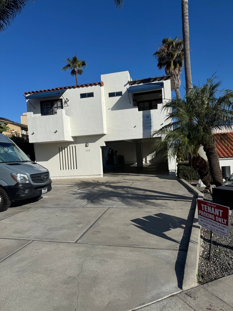 San Clemente Apartment: 106 Dije Ct