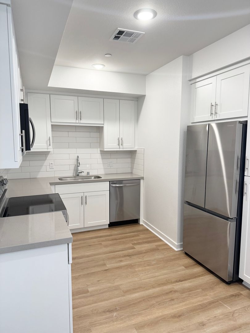 Anaheim Apartment: 1024 West Romneya Drive