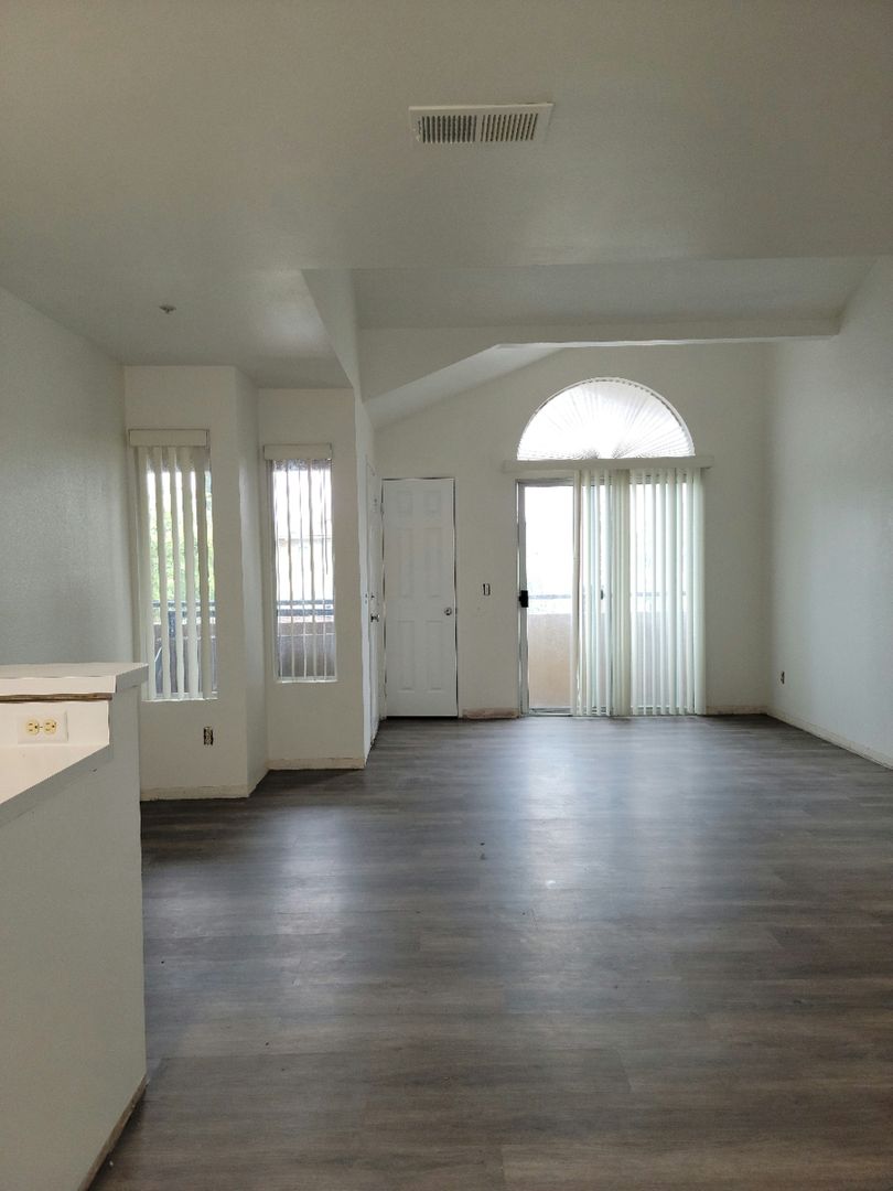 El Cajon Apartment: 1377 Oakdale Ave