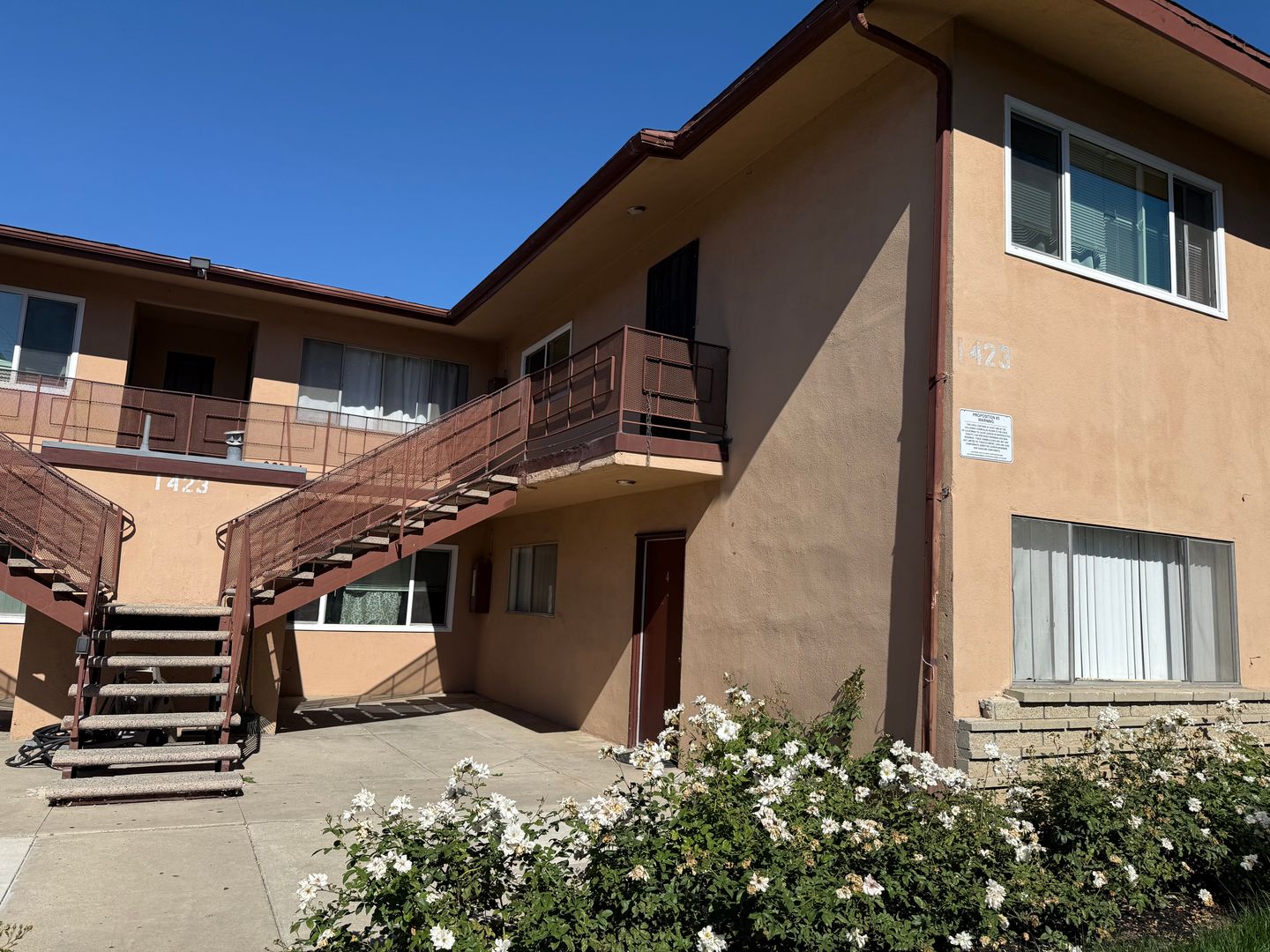 Santa Ana Apartment: 1423 W Lingan Ln