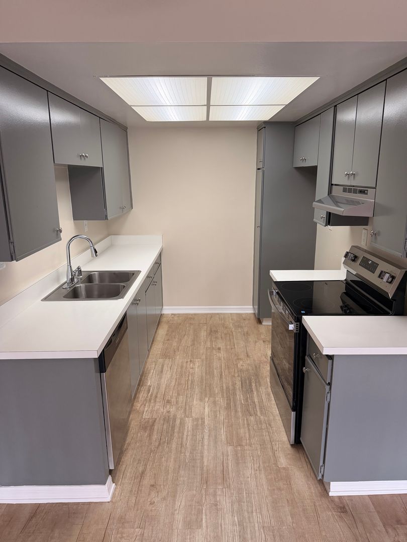 Garden Grove Apartment: 12221 Beach Blvd