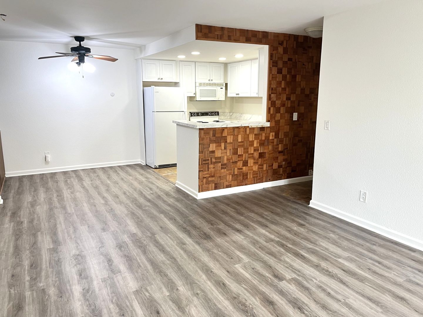 San Diego Condo: 5938 Rancho Mission Rd - 131