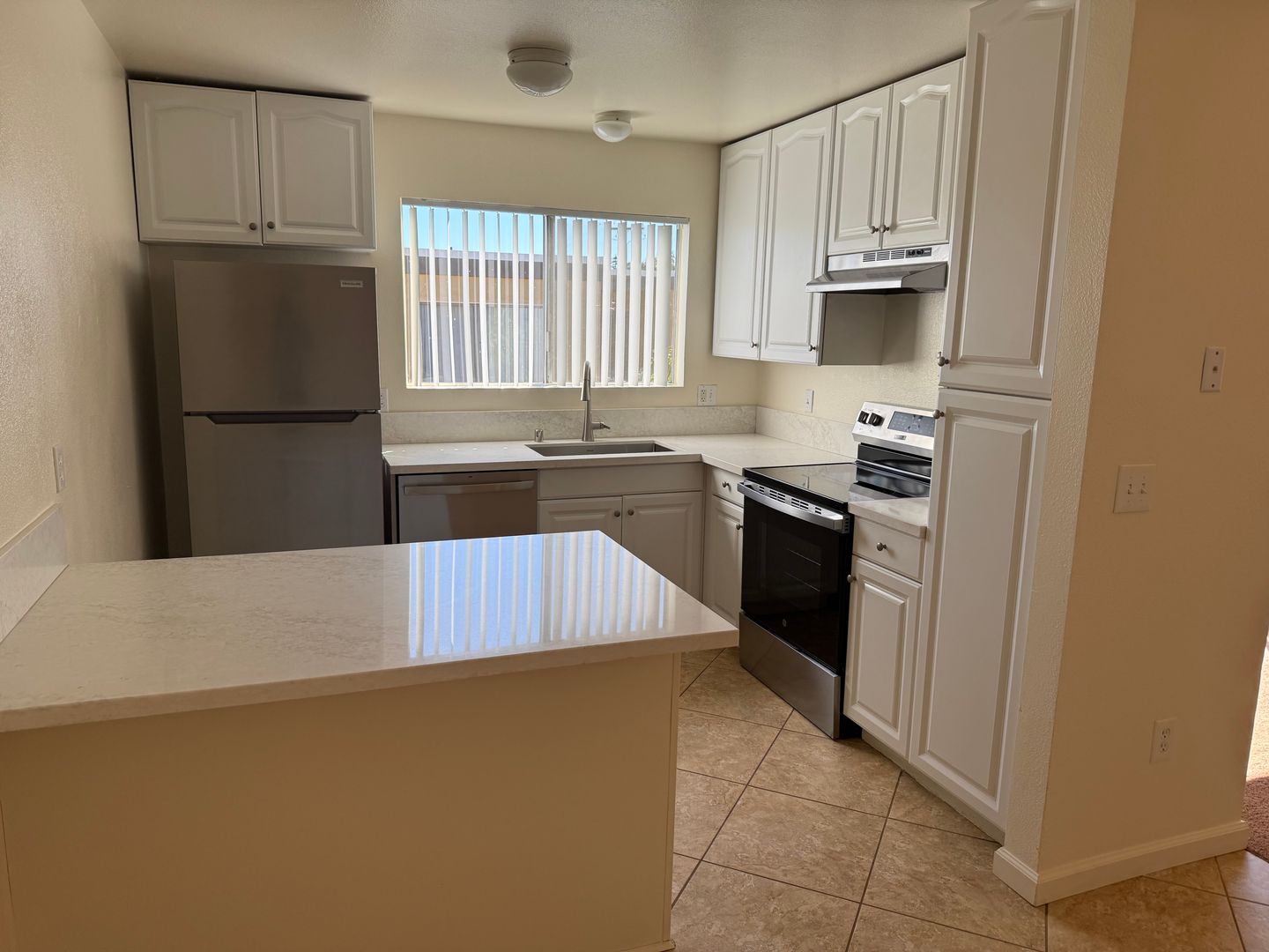 Vista Apartment: 1350 Calle Jules