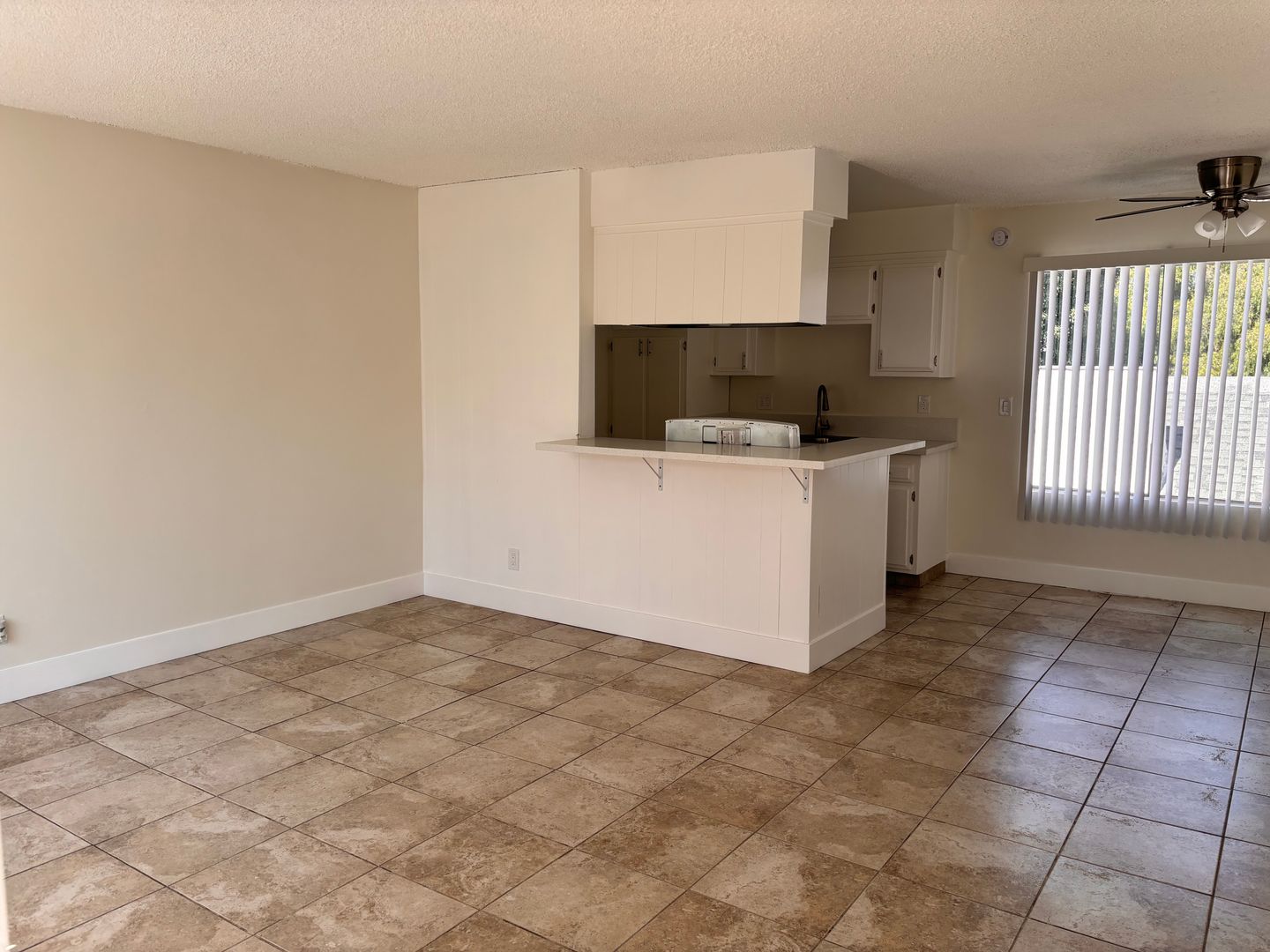 Long Beach Apartment: 1600 N Stanton Pl
