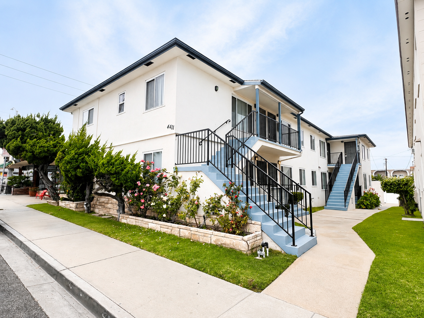Long Beach Apartment: 4433 E 4th St