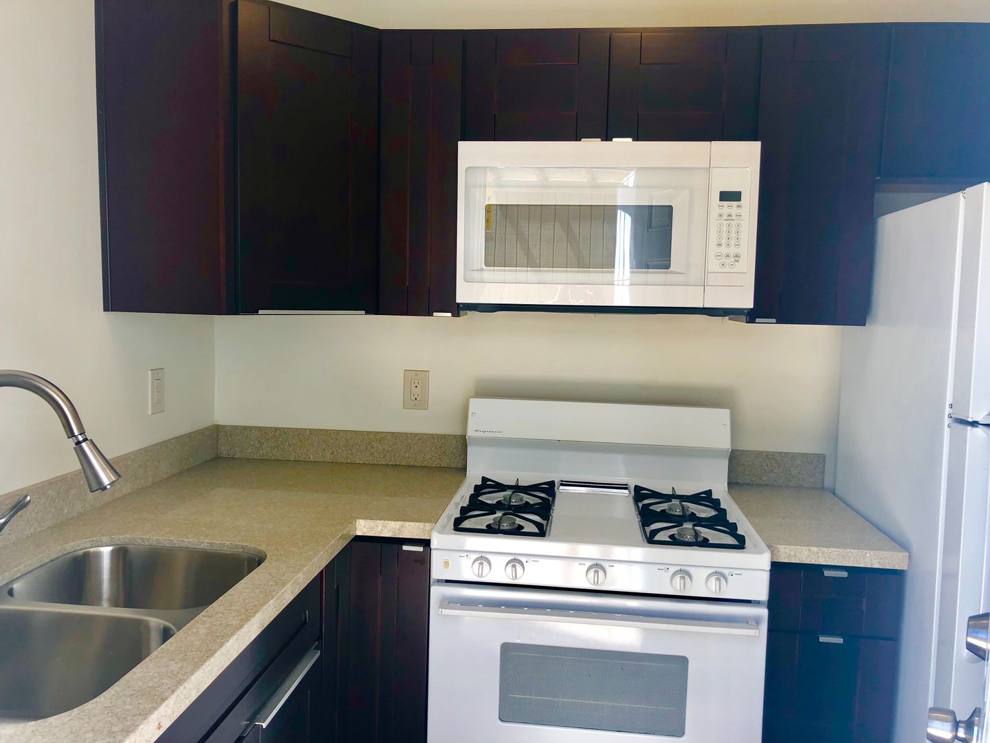 San Diego Apartment: 2054-2062 Thomas Ave