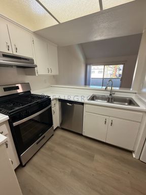 330 Amber Ct - 208, Upland, CA 91786